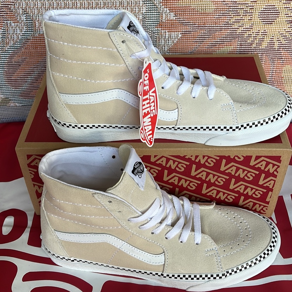 Vans Men’s Sk8-Hi Tapered
Checkerboard Foxing Turtl
VN0A4U16DJR
Men’s sneakers - Picture 4 of 16